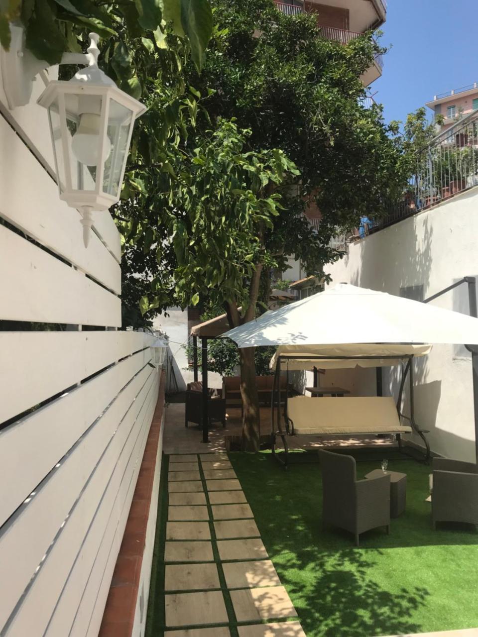 Virgilio'S Garden Panzió Castellammare di Stabia Kültér fotó